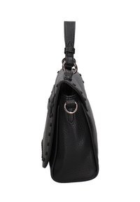 Borsa a mano in pelle nera con un design strutturato. Presenta una finitura testurizzata, dettagli con borchie e una tracolla staccabile. La vista laterale mette in evidenza la profondità.