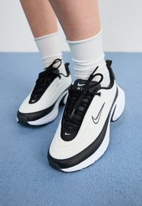 AIR MAX PORTAL - Zapatillas - black/metallic silver/white