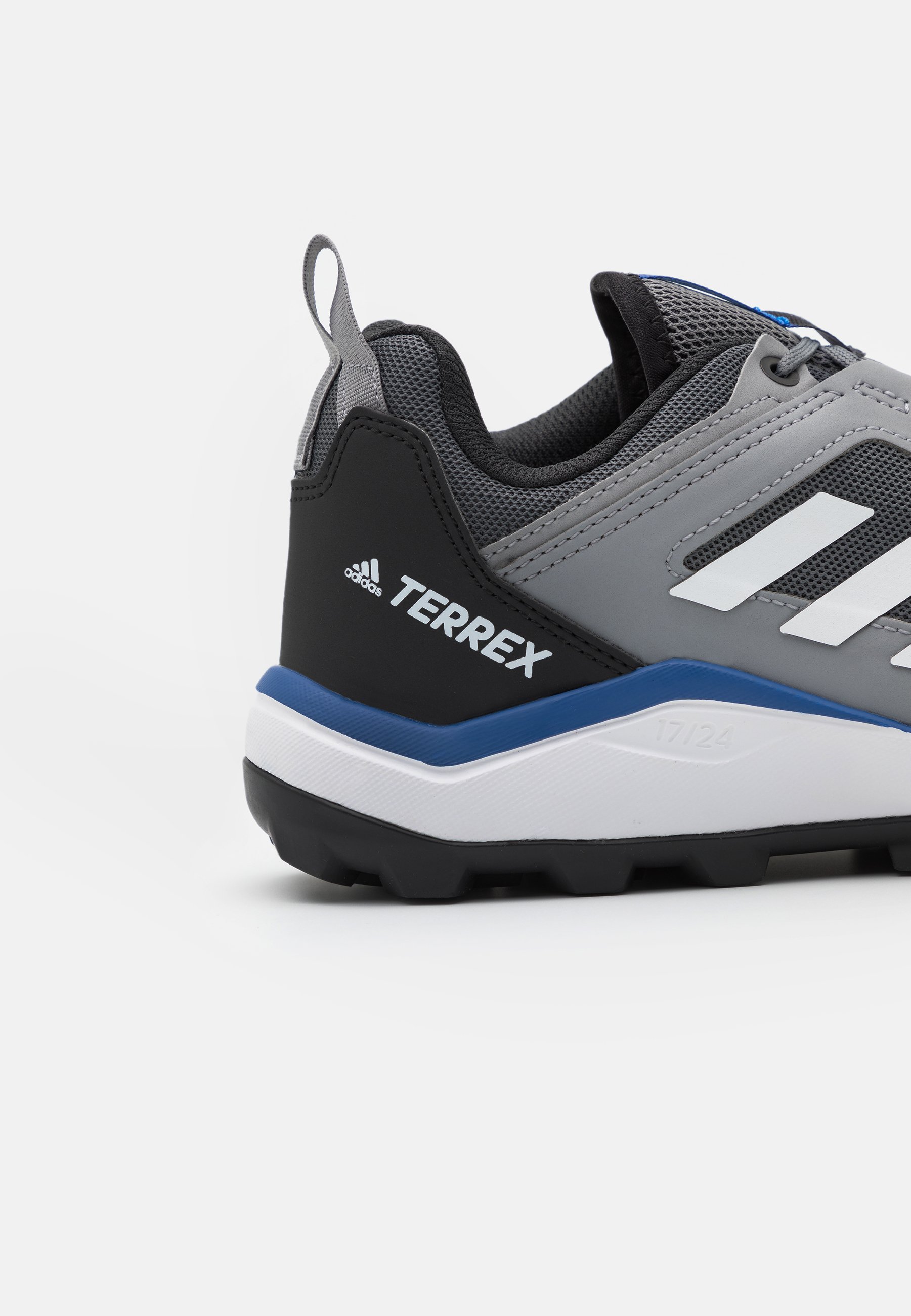 adidas terrex agravic tracerocker