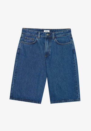 Tamsiai mėlynos džinsinės šortai, tiesaus kirpimo, su priekinėmis kišenėmis ir mygtuko uždarymu. Išskirtinė išblukusi tekstūra audinyje.