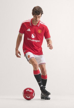 adidas Performance, MANCHESTER UNITED 26/27 HOME AUTHENTIC, czerwony
