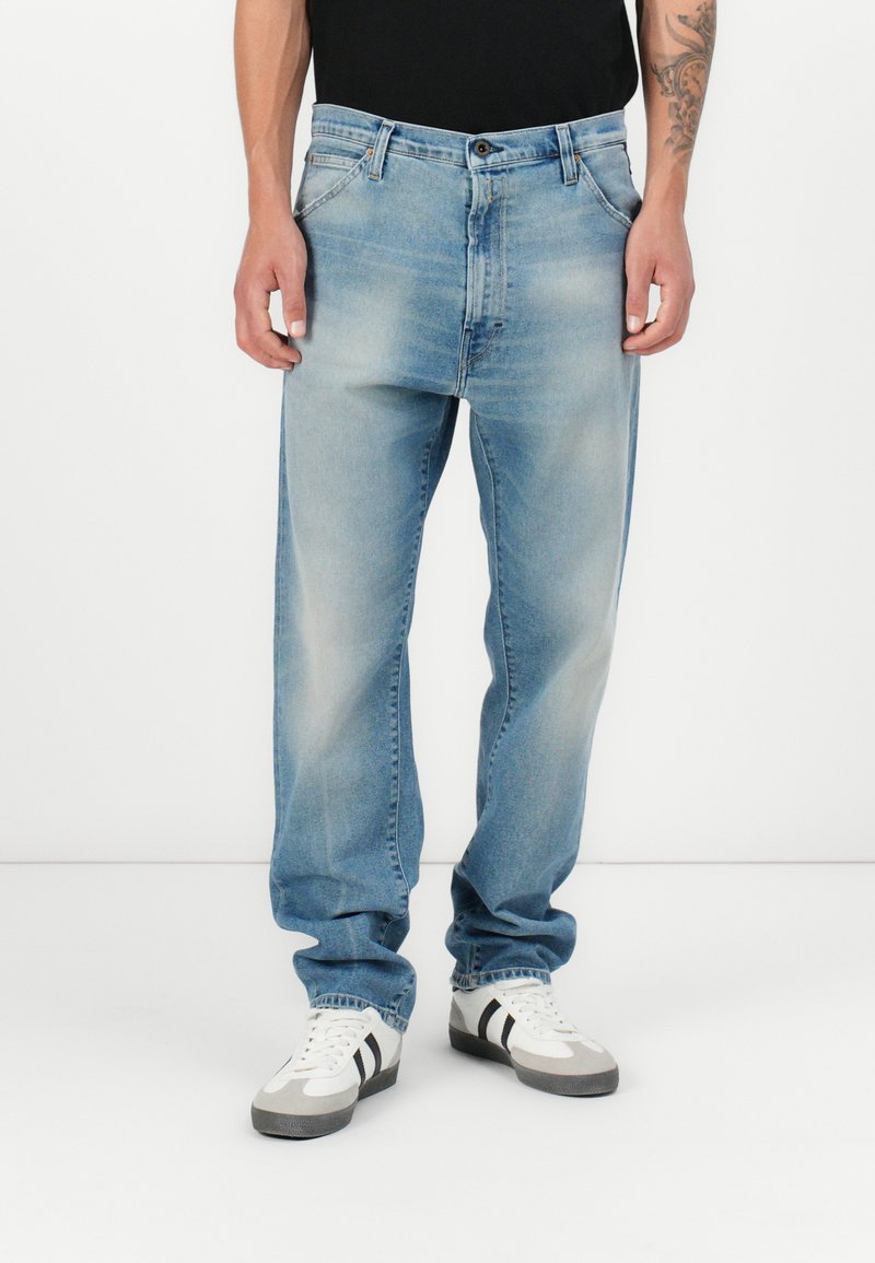 Replay WAINE PANTS - Brīva piegriezuma džinsi - light blue