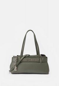 Zelená kabelka z umělé kůže se dvěma uchy, stříbrným kováním a vyraženým logem "Juicy Couture" na přední straně. Hladká textura a strukturovaný tvar.