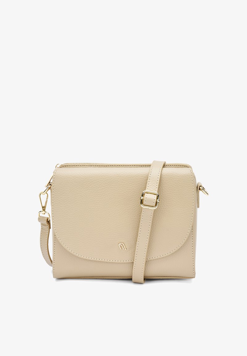 Borsa a tracolla beige realizzata in finta pelle testurizzata, con chiusura a patta rotonda, accessori in oro e tracolla regolabile.