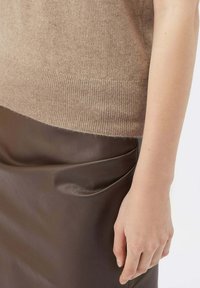 GOBI Cashmere TURTLENECK - Top - taupe
