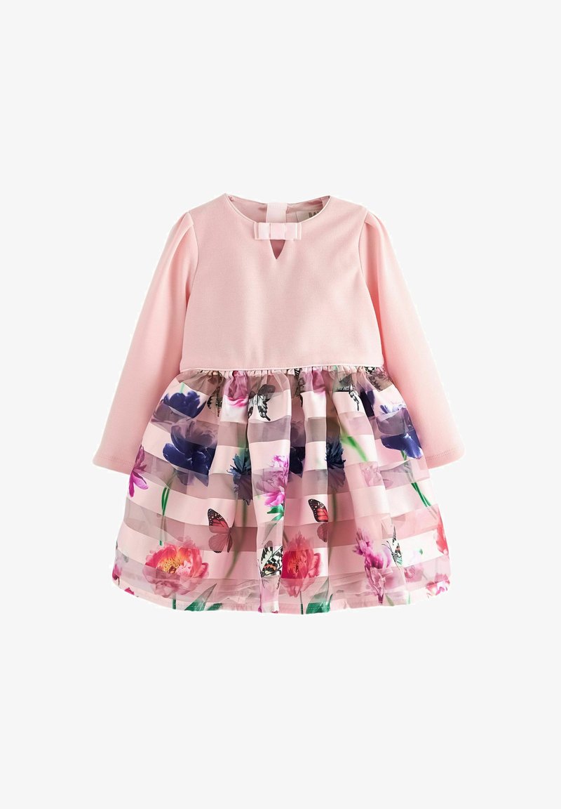 Rosa Langarmkleid mit festem Oberteil und einem Tüllrock mit Blumenmuster, der Schmetterlinge und verschiedene Blumendesigns zeigt.