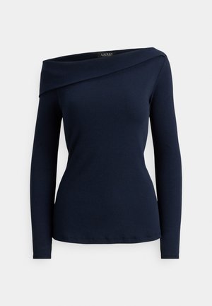 Tmavě modrý dámský top s dlouhým rukávem, s asymetrickým výstřihem přes jedno rameno, přiléhavým střihem a měkkou pletenou látkou.