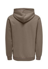Sudadera con capucha de color marrón, con una textura suave, que presenta puños y dobladillo acanalados. Diseñada con una parte trasera simple y sin adornos.