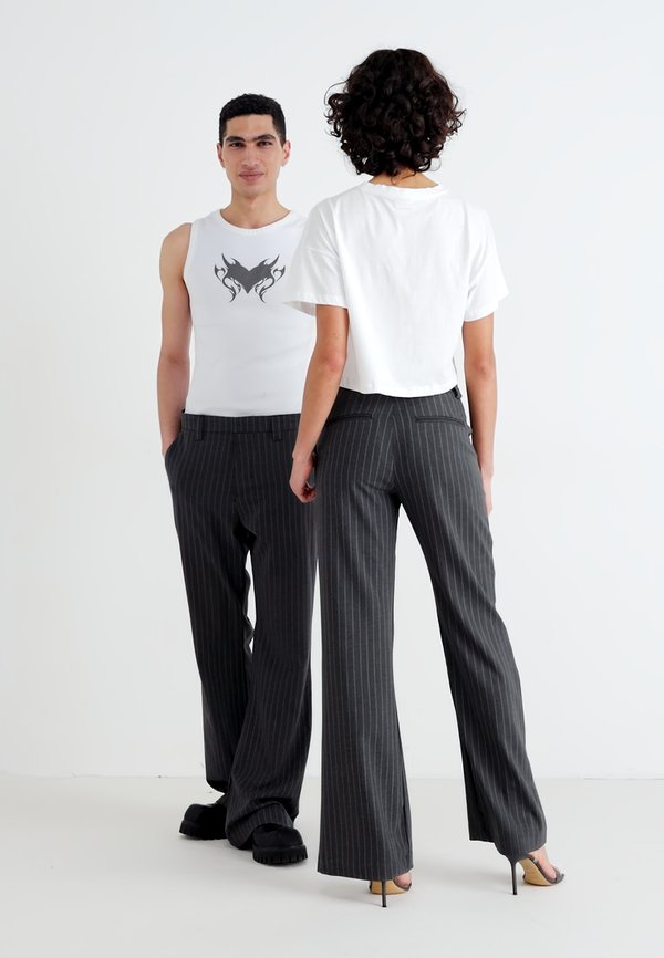 STACKED UNISEX - Trousers3