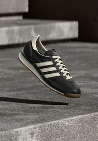 Selected, off white/core black