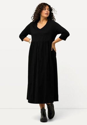 Ulla Popken COUTURE EMPIRE COL V MANCHES 3/4 POCHES - Jerseykjole - black