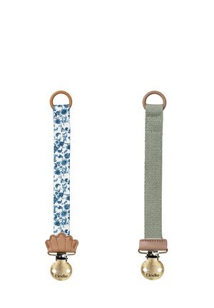 To suttesnore med træring; den ene har blåt blomsterstof og lysebrunt læder, den anden gråt stof med lysebrunt læder, begge med messingclips mærket Elodie.