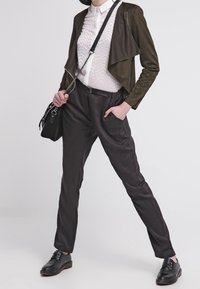 Noisy May Bunda z umělé kůže - khaki