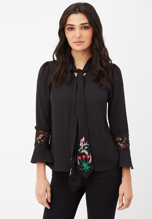 CON LAZO EL CUELLO - Blusa - black