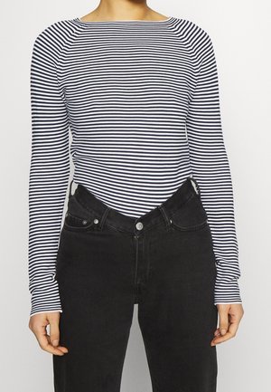 Sweter
