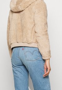 ONLY Forro polar - beige