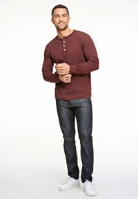 Lindbergh SOLID GRANDDAD - Maglietta a manica lunga - deep burgundy