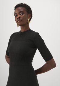 DKNY DRESS - Džemperkleita - black