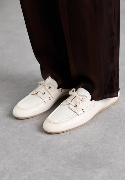 Stuart Weitzman TINSLEY - Moccasins - linen/cream