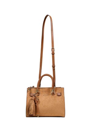 Hnědá kabelka s texturovaným povrchem, opletenými rukojeťmi, kování v zlaté barvě a ozdobou s třásněmi. Součástí je nastavitelný ramenní popruh.