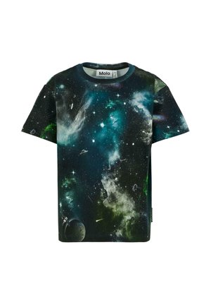 T-shirt à manches courtes en coton présentant un imprimé galaxie dans les tons bleu foncé, vert et noir, avec des étoiles, des planètes et des nébuleuses représentées.