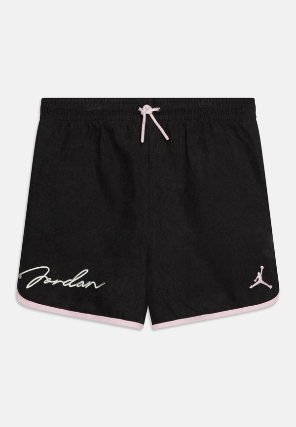 HIDDEN IN PLAIN SIGHT - Shorts - off noir