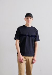 Emporio Armani Camiseta estampada - blue navy