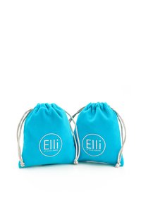 Dve tyrkysové tašky na stiahnutie vyrobené z mäkkej tkaniny s bielym logom "Elli by Julie & Grace" na prednej strane.