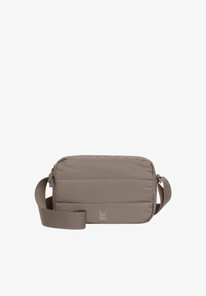 Borsa a tracolla rettangolare di colore taupe, realizzata in materiale trapuntato, con chiusura a zip e una tracolla regolabile. Logo stampato sul davanti.
