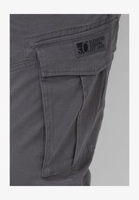 Geselecteerd, schiefergrau