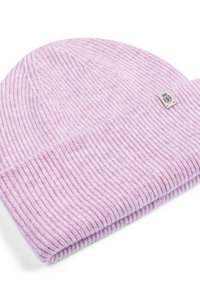 Knit beanie in light purple, featuring ribbed texture and a folded cuff. Includes a small, metallic logo tag on the side.
