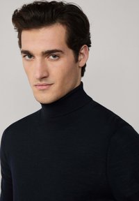 Hackett London ROLL NECK - Stickad tröja - midnight blue