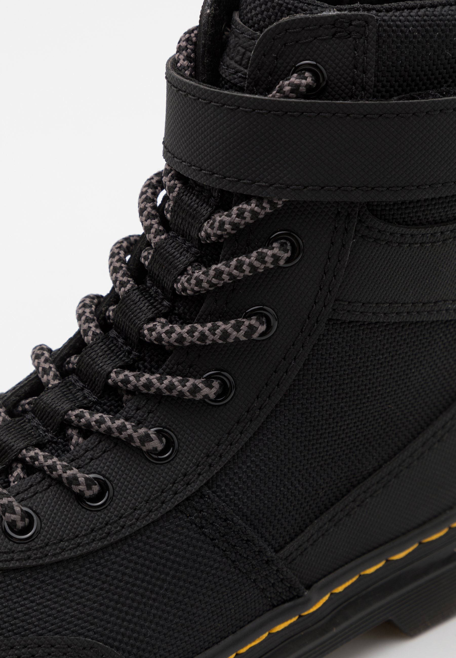 dr martens combs tech black