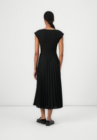 Tommy Hilfiger MIDI - Freizeitkleid - black