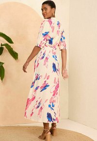 Love & Roses REGULAR FIT - Denné šaty - ivory white animal