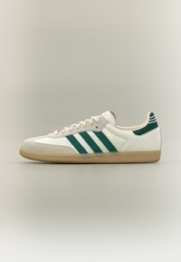 No seleccionado, cloud white/collegiate green