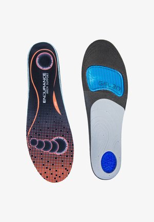 Orthopedische inlegzool met een zwarte stof bovenkant met oranje en blauwe accenten, een gestructureerde grijze basis en een blauwe gelvering voor ondersteuning.