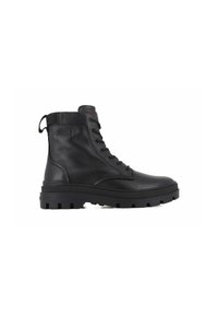 Sorte skinn boots til ankelen med snøring, kraftig såle og teksturert finish, samt med en trekkpropp bak.