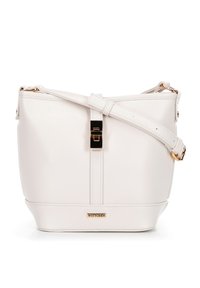 Borsa bucket in pelle bianca con tracolla removibile, accessori in oro, una chiusura centrale e una finitura testurizzata. Presenta una placca con logo alla base.