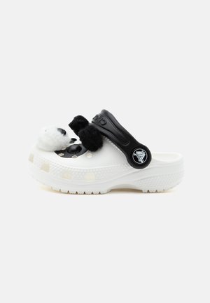 Crocs, CLASSIC IAM PANDA - Chaussons - white