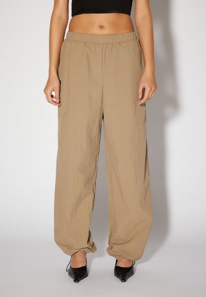 SOMETHINGNEW HIGH WAIST PANT - Pantalon classique - caribou