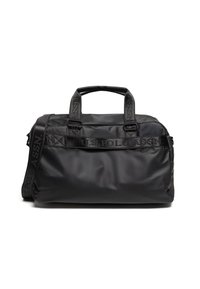 Černá sportovní taška z lesklého materiálu, vybavená dvěma horními úchyty, odnímatelným ramenním popruhem a raženým logem značky na popruhu.