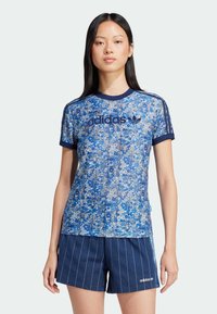 adidas Originals - LIBERTY CALI  - Camiseta estampada - multicolor chalk white ambient sky night indigo Imagen en miniatura 1