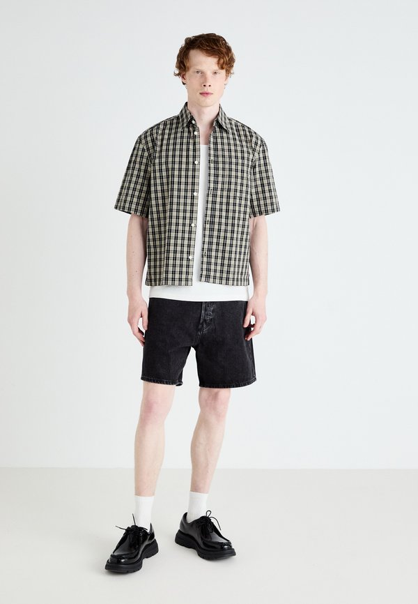 SPACE RELAXED - Denim shorts2