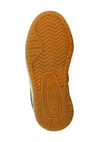 Suela de zapato con un patrón de espiga, con un material de caucho naranja texturizado. Punta redondeada y branding lateral visible.