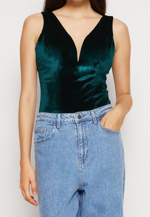 Linne - dark green