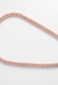 DARKAI ROSE MINI PRONG PAVÉ UNISEX - Verižica - rose-coloured