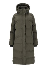 Langer, olivgrüner Puffer-Mantel mit hohem Kragen, Druckknöpfen, Seitentaschen und schwarzen Bündchen für zusätzliche Wärme. Glatte, gesteppte Textur.