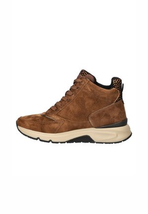 Braune Wildleder High-Top-Sneaker mit schwarzen Akzenten, Schnürdesign, strukturiertem Fersenbereich und beiger Mittelsohle. Gummilaufsohle für Rutschfestigkeit.