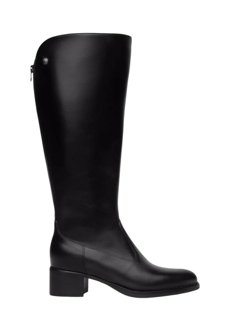 Stivale alto in pelle nera con punta rotonda, tacco a blocco e zip laterale. Texture liscia e design minimalista.